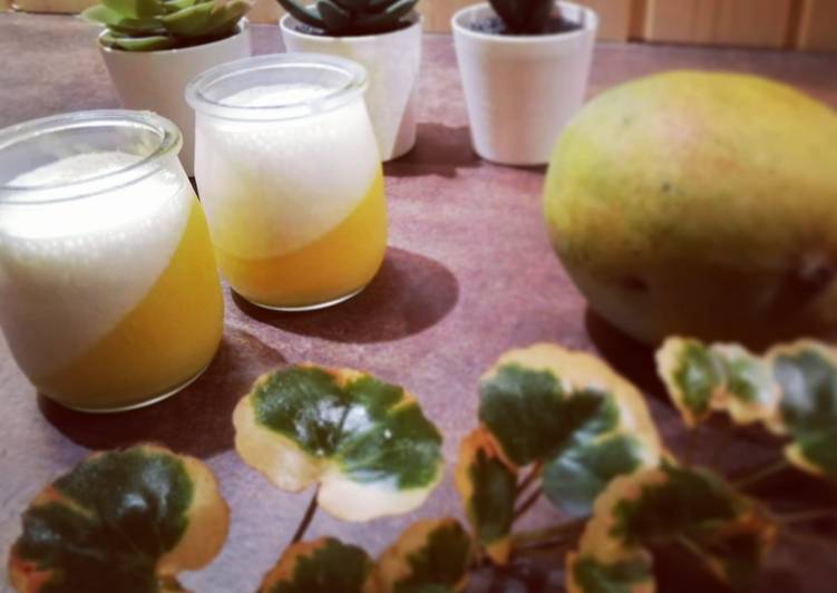 Vasitos de yogur con mango