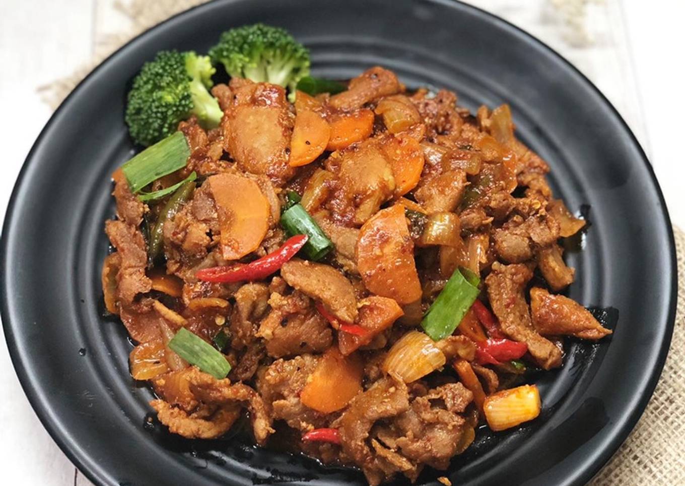 Korean spicy stir fried pork / jeyuk bokkeum