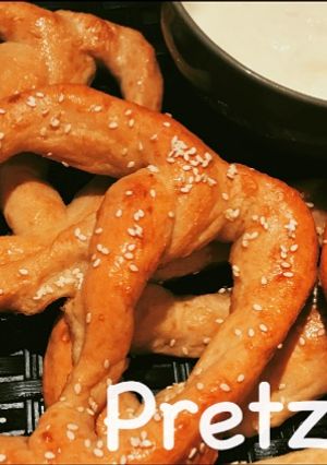 A picture of Soft homemade buttery pretzels.