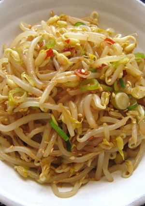 A picture of Spicy Bean Sprouts.