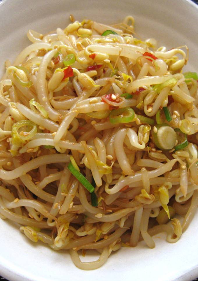 Spicy Seasoned Bean Sprouts main image 1