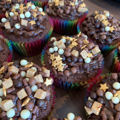 Chocolate cupcakes A picture of Chocolate cupcakes.