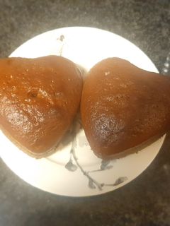 Una foto de Bizcochos de chocolate en forma de corazón