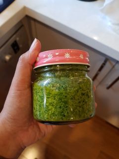 รูปของ Pesto sauce (ซอสโหระพา)