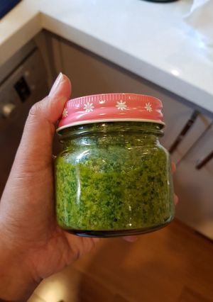 รูปของ Pesto sauce (ซอสโหระพา)