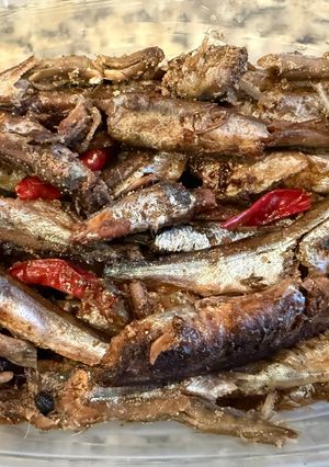 Hình của món Cá lòng tong kho khô.