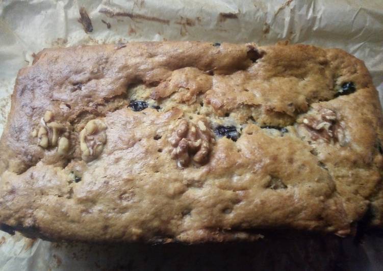 Simple Way to Prepare Homemade Banana, Walnut and Blueberry loaf