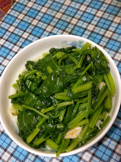 蒜炒菠菜 的食譜成品照片