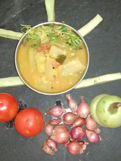 சுரைக்காய் பாரம்பரிய சாம்பார்(surakkai sambar recipe in tamil) செய்முறை முக்கிய புகைப்படம்