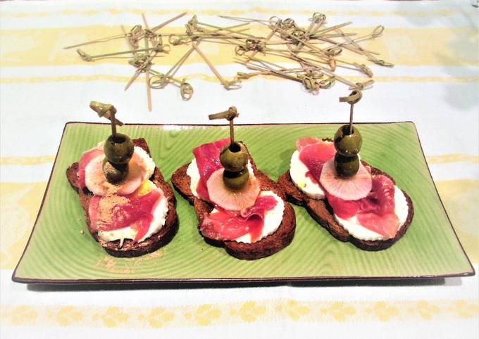 Foto principal de Tapitas con finísimo de jamón curado y queso fresco