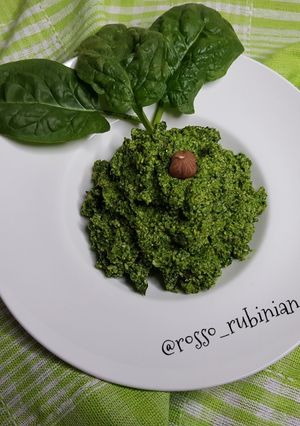 A picture of Spinach and Hazelnut Pesto.