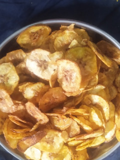 कच्चे केले का चिप्स बनाने की विधि (How to make Raw Banana Chips)- रेसिपी मुख्य फोटो