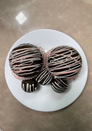 A picture of Hot Chocolate Bombs.