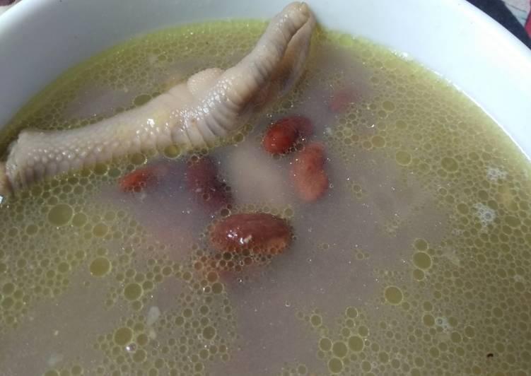 Sop ceker kacang merah
