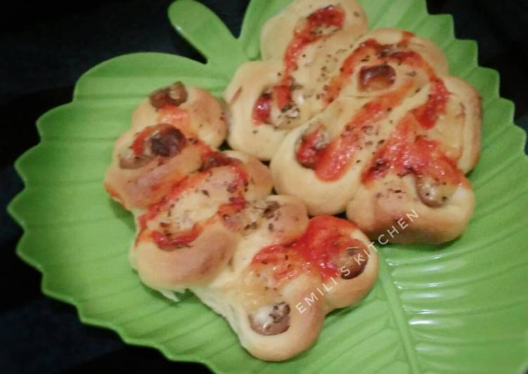 Resep masakan Roti Sosis Sederhana (Caterpillar Bread) | Cara Buat Roti Sosis Sederhana (Caterpillar Bread) Yang Sempurna