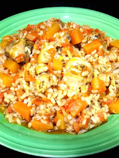 Una foto de Risotto de calabaza y zanahoria con carne de pollo