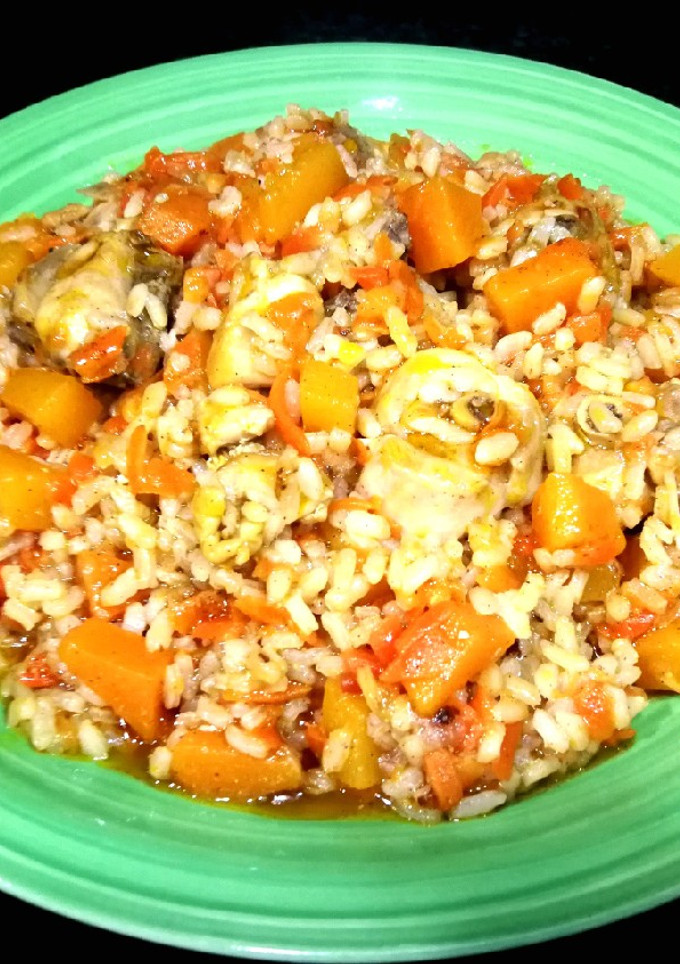 Una foto de Risotto de calabaza y zanahoria con carne de pollo