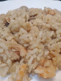 Una foto de Arroz con Gambas y almejas