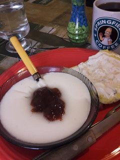 Una foto de Yogurt, yogurt griego y queso crema casero 3 en 1!!