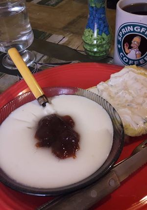 Una foto de Yogurt, yogurt griego y queso crema casero 3 en 1!!
