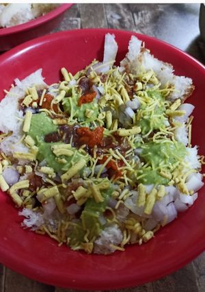 પાંવ ચાટ (Paav Chaat Recipe In Gujarati) રેસીપી મુખ્ય ફોટો