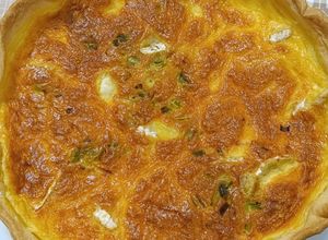 Una foto de Quiche de Ajos tiernos y queso Brie