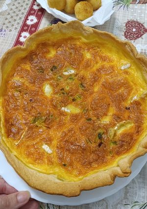 Una foto de Quiche de Ajos tiernos y queso Brie