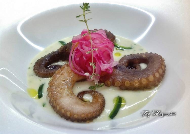 Recetta di Favorite Polpo a due cotture con crema di patate