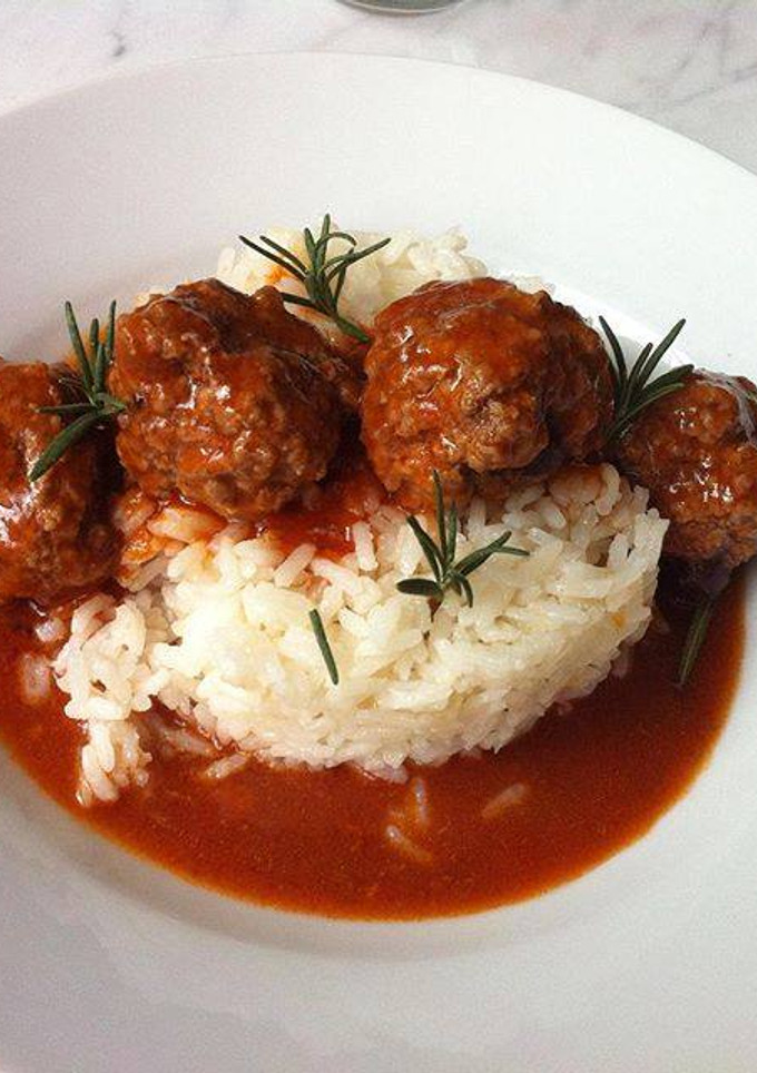 Una foto de Albóndigas Hawaianas