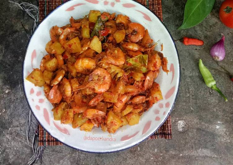Sambal goreng udang kentang