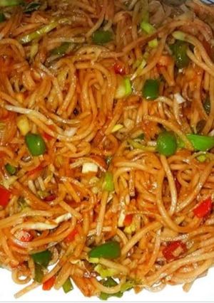 A picture of Chow Mein.