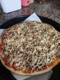 صورة لوصفة بيتزا باللحم المفروم 🍕