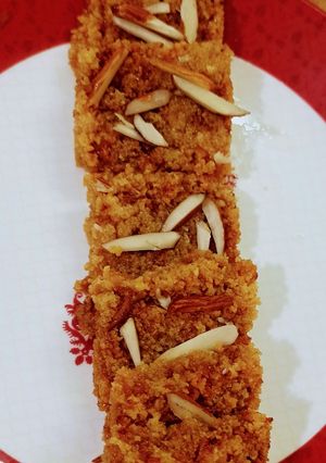 घी के किटू से बनी मिठाई (ghee ke kitu se bani mithai recipe in Hindi) रेसिपी मुख्य फोटो