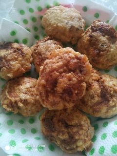 Kuszkuszos darálthús, tojás panírban recept fotója