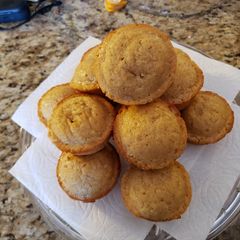 A picture of Cinnamon Honey Cakes.