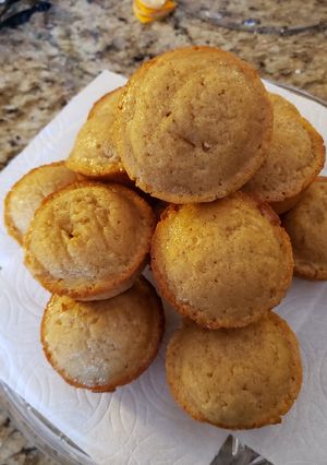 A picture of Cinnamon Honey Cakes.
