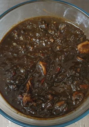 Una foto de Calamares en salsa americana y tinta