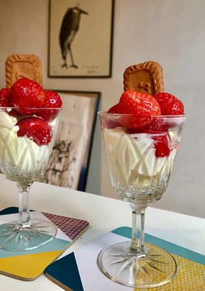 Hình của món Whipped cream dâu.