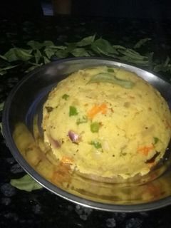 वेजिटेबल उपमा (Vegetable upma recipe in Hindi) रेसिपी मुख्य फोटो