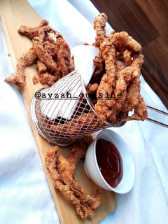 A picture of Crispy chicken fingers.