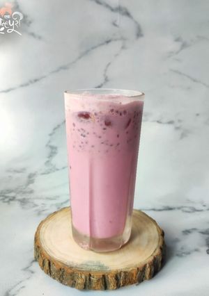 A picture of Rose Milk Shake.