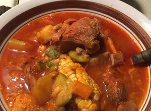 Una foto de Mole de Olla