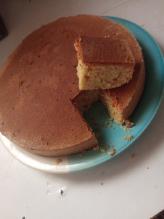 A picture of Orange flavour cake.