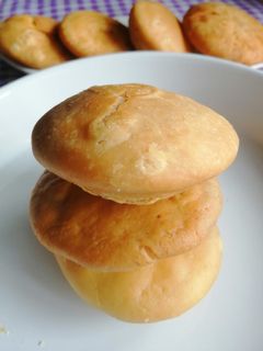 ख़स्ता मूंग दाल कचौड़ी (khasta moong dal kachodi recipe in Hindi) रेसिपी मुख्य फोटो