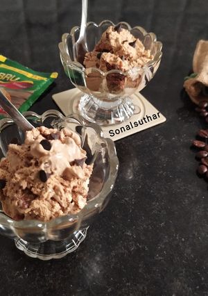 A picture of Coffee Crumble Ice Cream.
