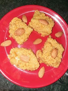 होममेड कलाकंद (homemade kalakand recipe in Hindi) रेसिपी मुख्य फोटो
