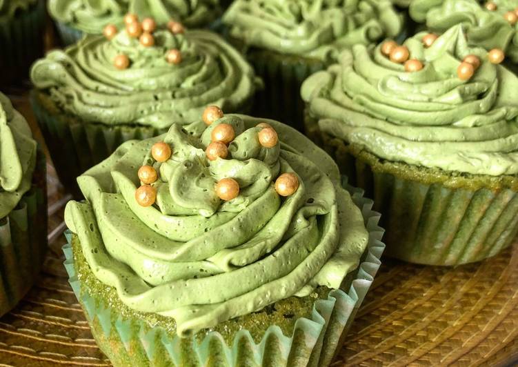 Matcha cupcakes with matcha buttercream