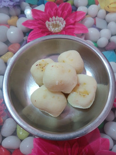 મલાઈ પેંડા (Malai Penda Recipe In Gujarati) રેસીપી મુખ્ય ફોટો