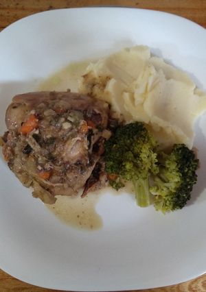 Una foto de Pollo a la cacerola con verduras
