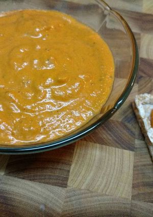 Una foto de Dip de morrón y cajú 😋